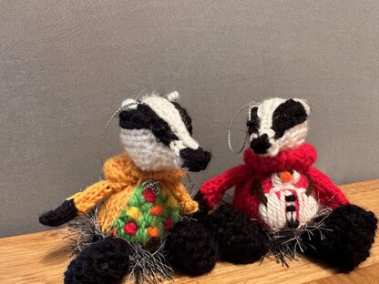 BADGER WEARING CABLE/CHRISTMAS JUMPER/HOODIE FERRERO ROCHER/LINDOR CHOCOLATE COVER/HANGING ORNAMENT