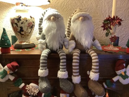 Crimble gnome shelf sitters