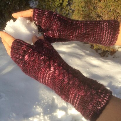 SWEATER fingerless gloves