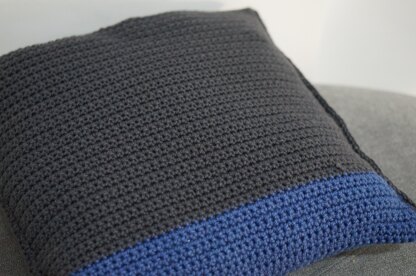 Single crochet pillow cover