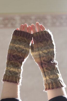 Cheerful zombie mitts