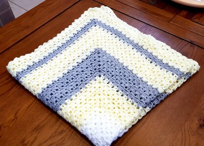 Superbly Simple Baby Blanket - yellow/white/grey