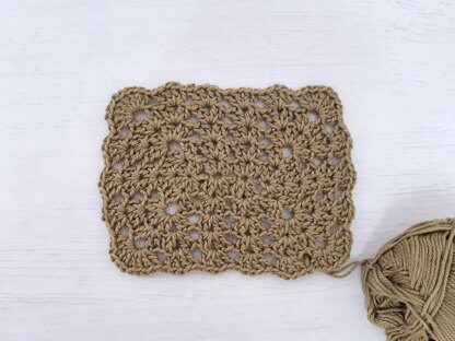 Iris Stitch in a Rectangle Hot Pad