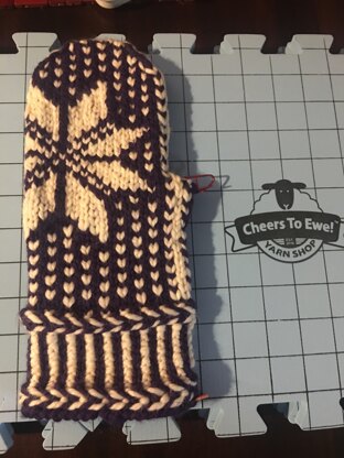 Snowflake wool mittens