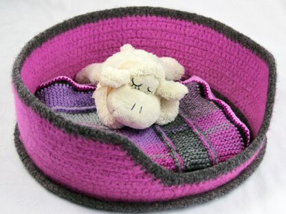 Felted cat / dog bed