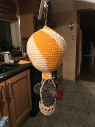 Hot air balloon baby mobile