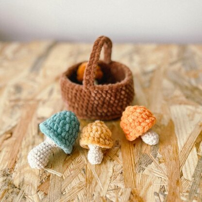 3 sizes of mushrooms crochet pattern, basket of mushrooms PDF