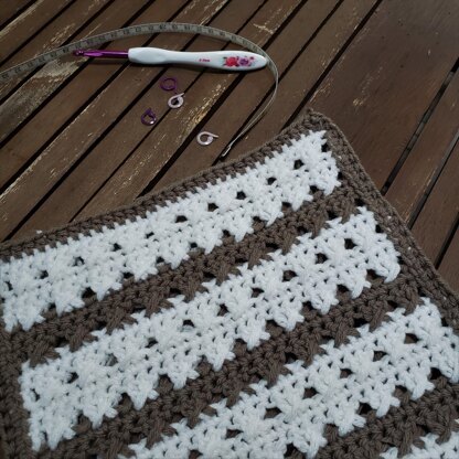 Crossed-stripes crochet dishcloth