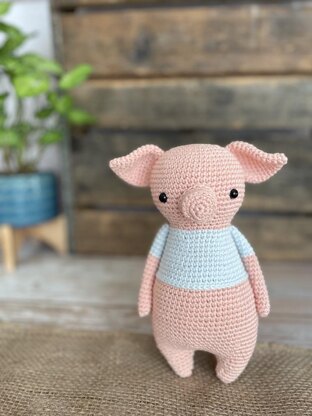 Truffles the Pig Amigurumi