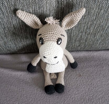 Crochet Pattern for the Pretty Donkey Valentin!