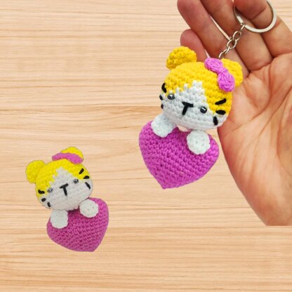 Crochet Cat & Heart Keychain – Amigurumi PDF Pattern + Video Tutorial
