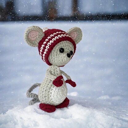 Mouse with hat