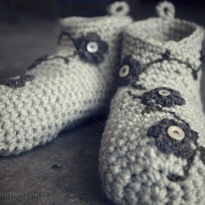 Snuggly Slippers Pattern and Tutorial