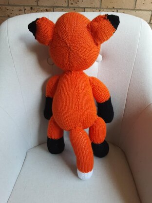 Cuddly Fox Knitting Pattern