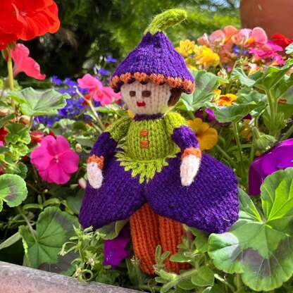 Crocus Flower Doll Knitting Pattern