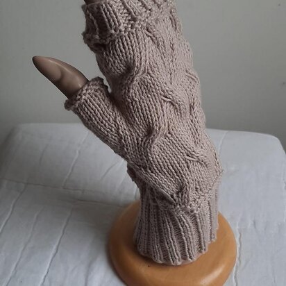 Night In Fingerless Mittens - knitting pattern