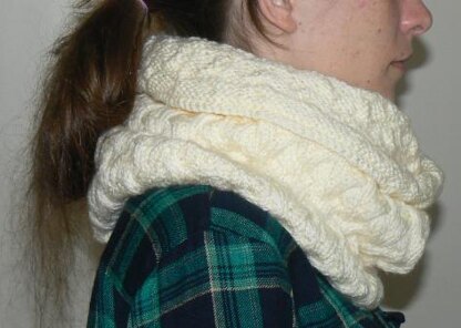 Easy Peasy Cabled Snood