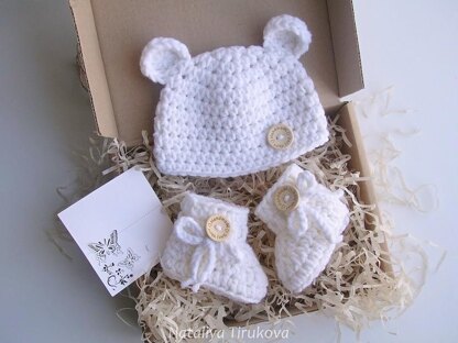 Polar Bear Baby Hat and Booties Set