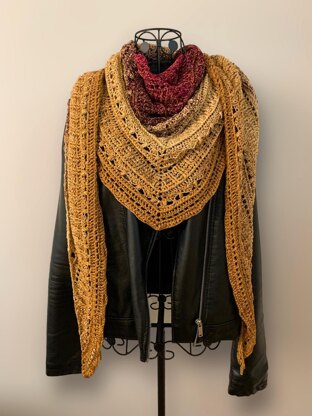 Flat Triangular Scarf "Medea"