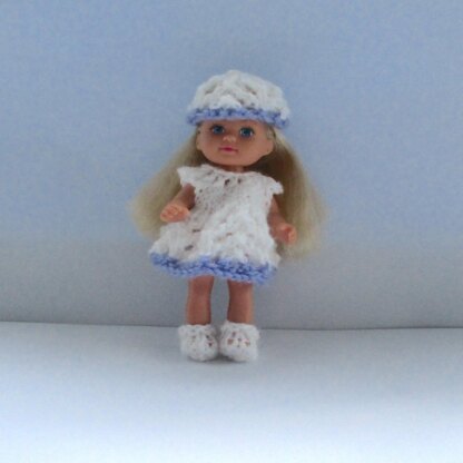 Knitting pattern 4.5 inch kelly doll