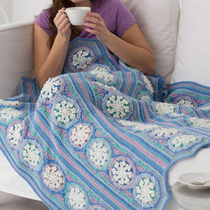 Ice Crystal Throw in Red Heart Super Saver Economy Solids - LW4637 - Downloadable PDF