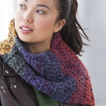 Lakehurst Cowl in Lion Brand Mandala Thick & Quick - L80168 - Downloadable PDF