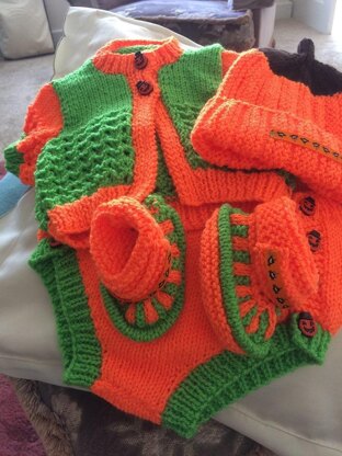 Halloween Hat, Booties, Cardi, Nappy Cover 3-6mths and 6-9mths