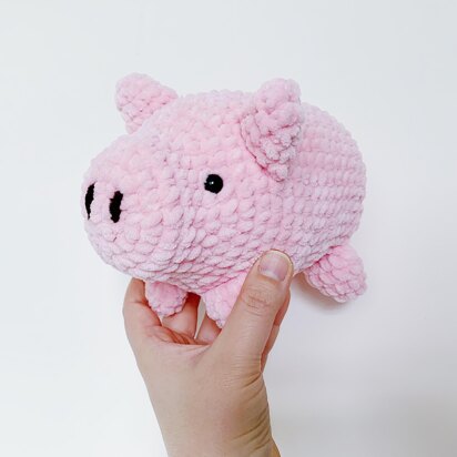 Snuggly Piggie Chenille Amigurumi