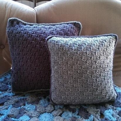 Basic C2C Throw Pillow