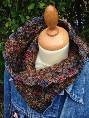 Theme & Variegations Cowl