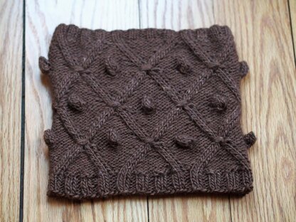 Quatrefoiled Cowl