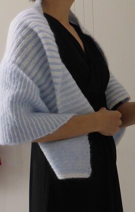 Robyn - curved garter stitch wrap