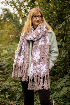 Stellar snowflake scarf