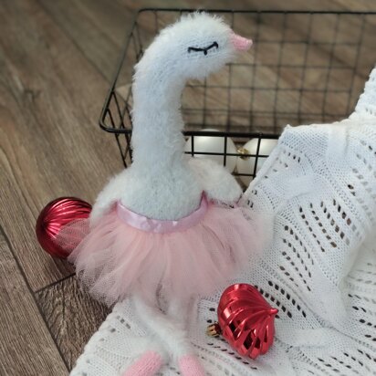 Swan toy knitting pattern