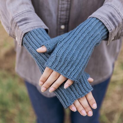 Leading Lines Mitts