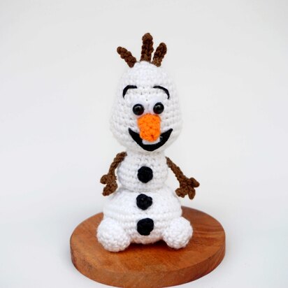 Olaf amigurumi pattern crochet doll