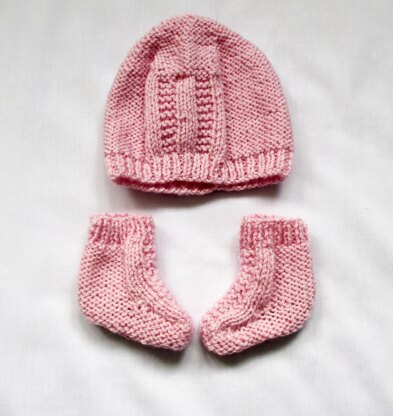 Knitting pattern Baby Dolls Romper suit, Hat & Boots, 0-6 Month Baby, 20-22 inch Doll