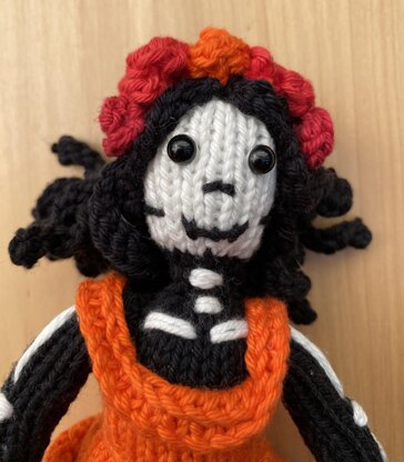 Day of the Dead knitted doll pattern