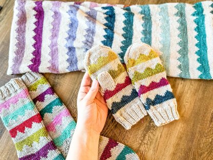 Candy Mountain Mittens