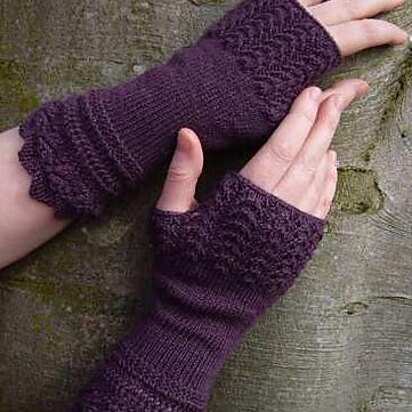 Belladonna fingerless gloves