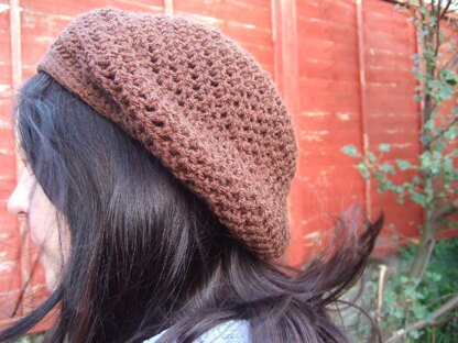 Beanie slouch beret hat pattern with flower