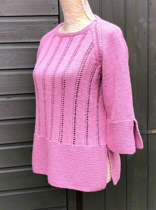 Raglan Sweater with Slit Borders