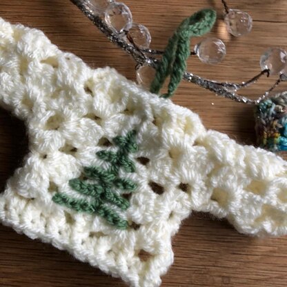 Little Christmas Hexagon Sweater Decoration