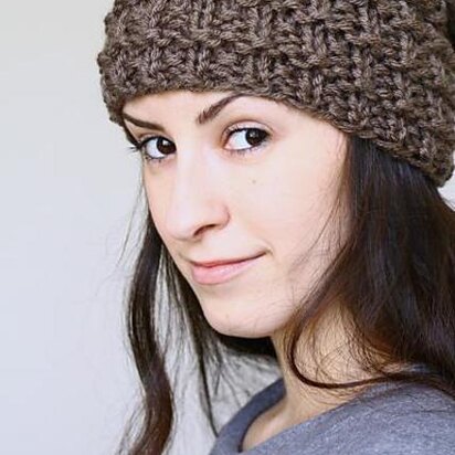 Mica Hat in Lion Brand Vanna's Choice yarn