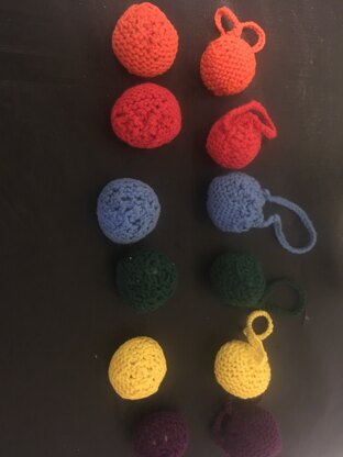 Froebel yarn balls