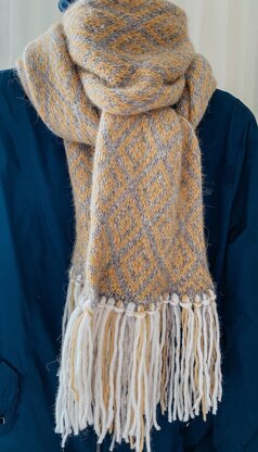 Fair Isle rhombus scarf with fringe