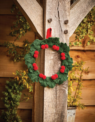 Christms Berries Wreath in Sirdar Country Classic DK - 10657 - Downloadable PDF