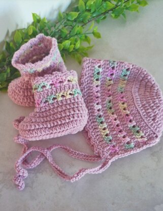 Elegant Bonnet Set