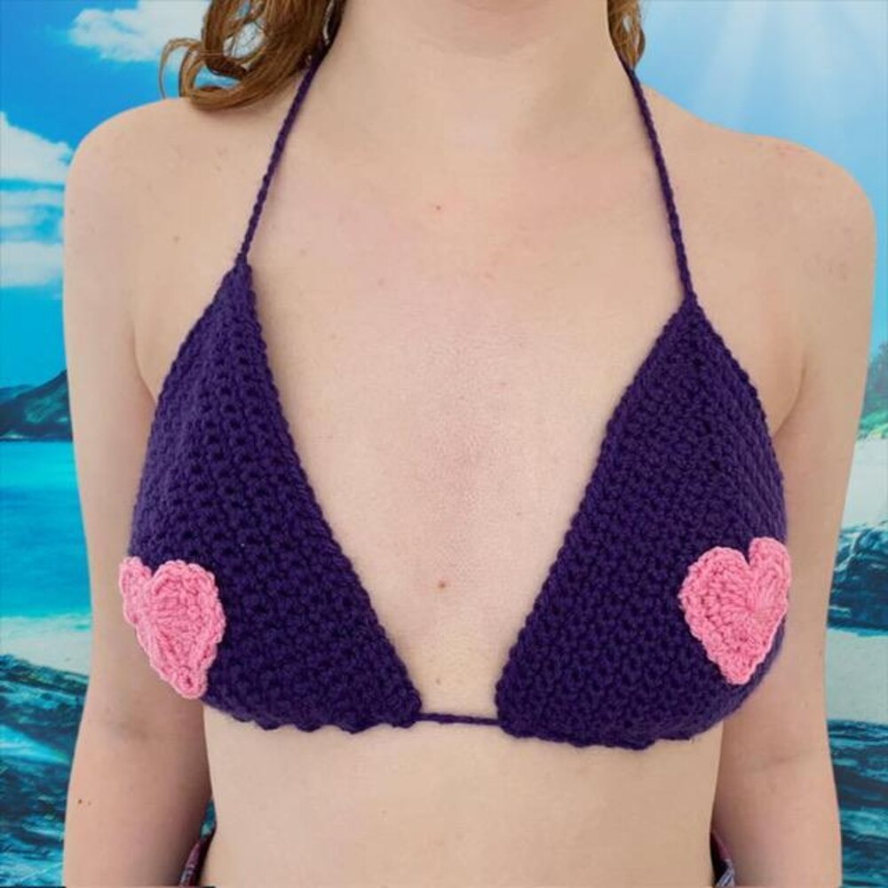 LOVE HEART CROCHET BRALETTE: Crochet pattern