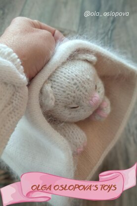 White sleeping kitten knitting pattern